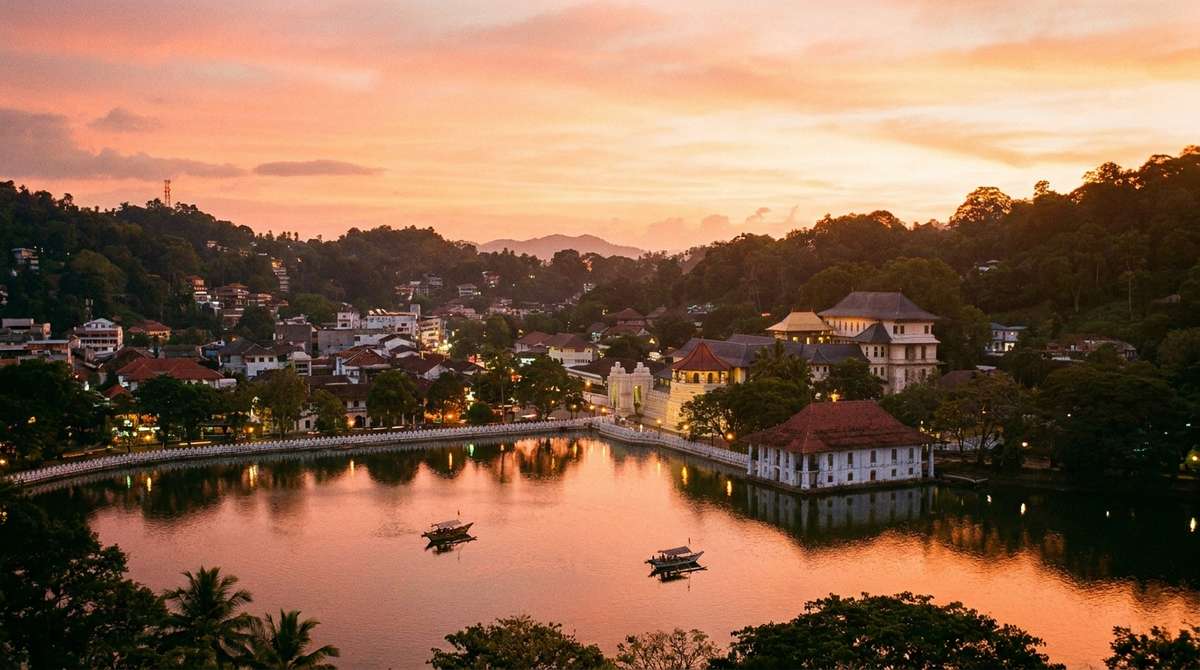 Kandy Lake (Kiri Muhuda)